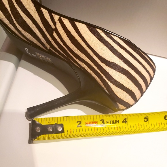 Heels - Picture 3 of 3